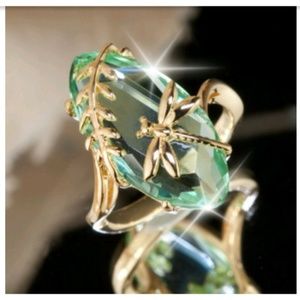 Beautiful green Zircon ygp Dragonfly ring